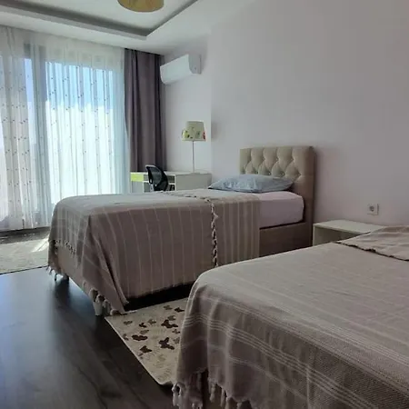Vila Tozar Didim'de Oezel Havuzlu Pali